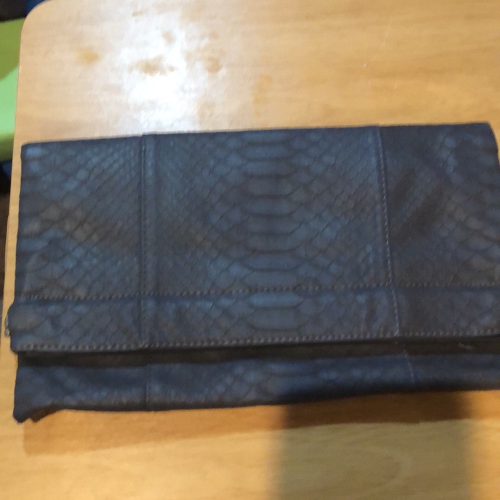 Urban expression clutch